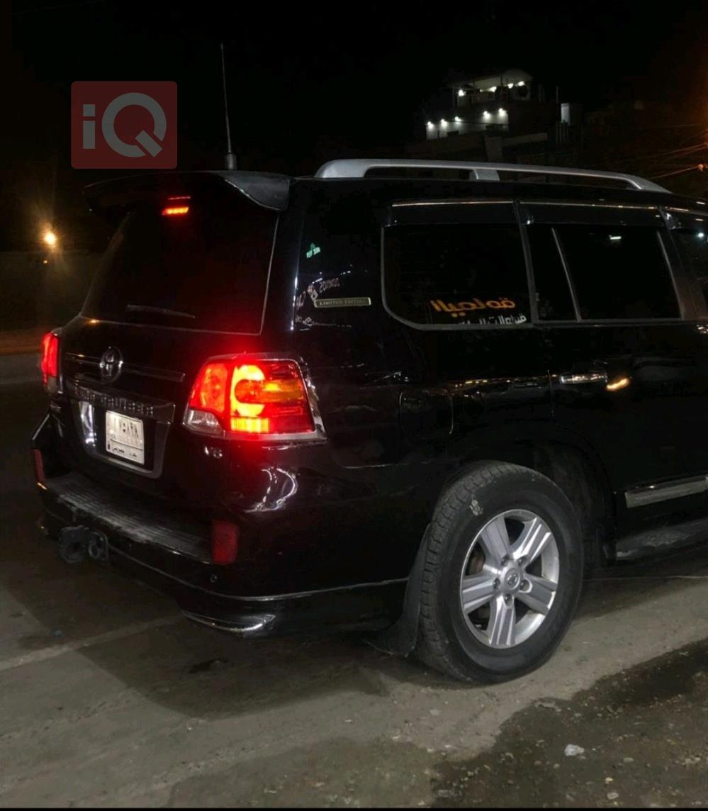 تۆیۆتا لاند کروزەر